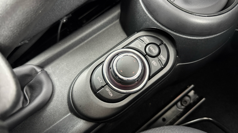 MINI Hatchback 1.5 Cooper Classic Premium 3dr Petrol Hatchback